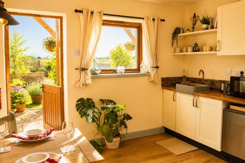 Norfolk Farm Stays by Beach Dog Friendly in هونستانتون