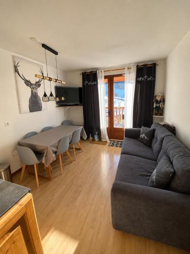 Face aux pistes, appart 6 pers avec terrasse