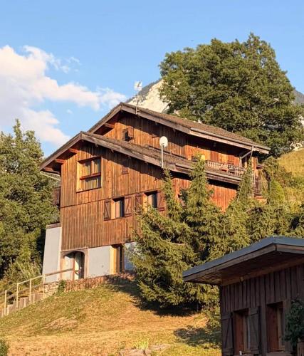 Chalet chaleureux à Courchevel avec vue sur la montagne