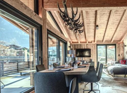 Cloud Nine Penthouse mountain views