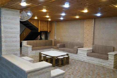 Al Zain Chalet in Al-Himmah Al-Ordonyah