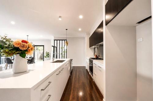 Spacious 5 Bed Designer Home Point Cook in Point Cook