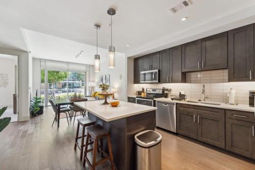 Preston Douglas Single I Premium 1BR in Dallas in Vickery Meadow