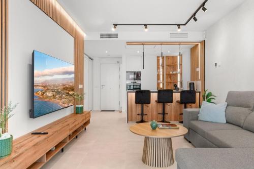 Stylish Apartment Center Steps from the Beach