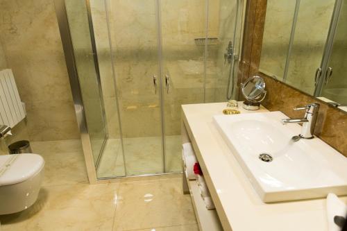 Boutique Hotel Kotoni - image 10
