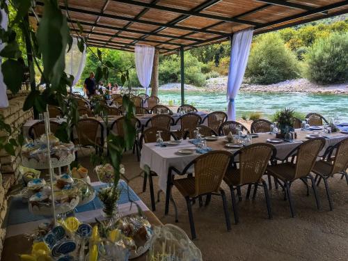 Restaurant, Acheron Springs-Markou Ilias in Glyki