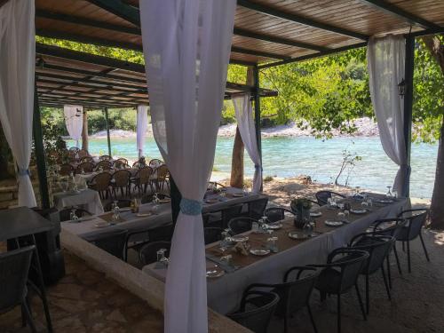 Restaurant, Acheron Springs-Markou Ilias in Glyki