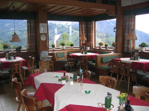 Alpengasthaus Gleinserhof – Gleins, IL