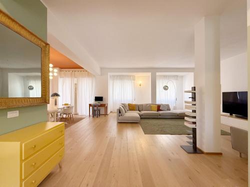Elizabeth Pentahouse, Charmy Apartment in Milan