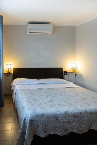 1 queen bed, 1 double bed, 1 sofa bed