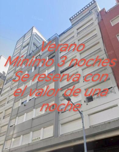 Monoambiente dividido reciclado céntrico