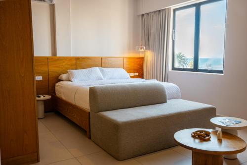 1 king bed, 1 sofa bed
