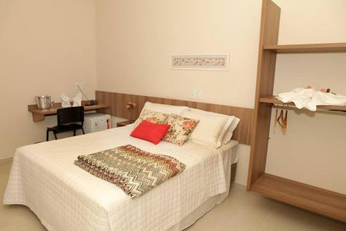 3 twin beds