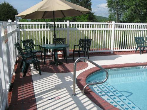 Mountain Inn & Suites-DUNLAP - image 3