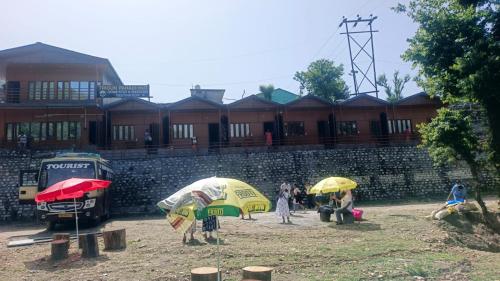 trigun pahadi hub home stay in Uttarkashi