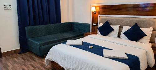 trigun pahadi hub home stay in Uttarkashi