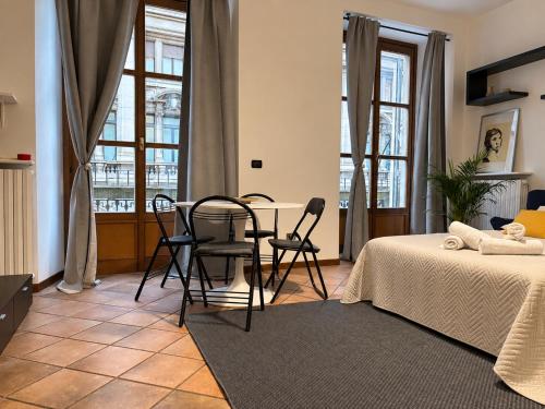 Cozy Apartment in Duomo - 4 pax