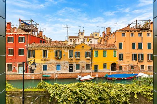 Vista Canale, 4 ospiti, 2 camere e 2 bagni