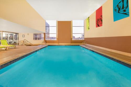 Swimming pool, Ramada Plaza by Wyndham Prince George in Prince George (BC)