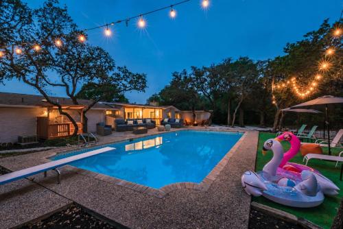 6BR Retreat Huge Pool & Game Room