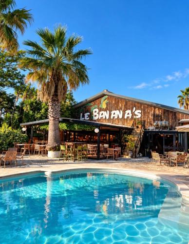. Le Banana's Hotel