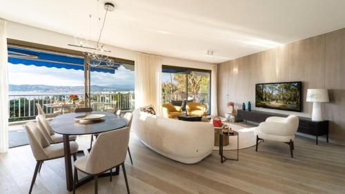 FRGK Appartement luxe vue mer Cap dAntibes in Les Breguieres