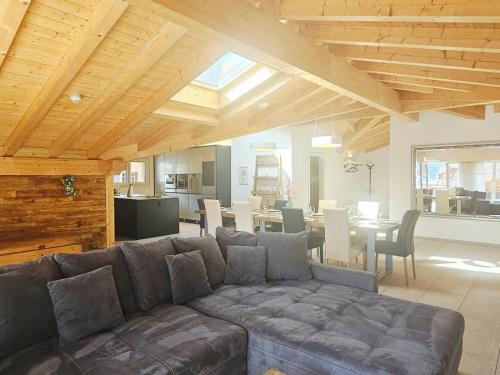 Jungfrau Penthouse - Aare Jungfrau AG