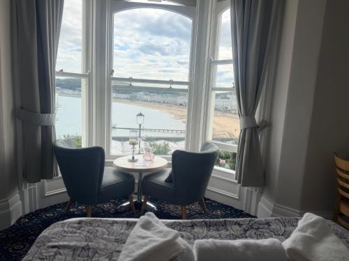 Bryn-Y-Mor Hotel 2