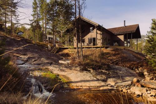 Villa Fossen with sauna and jacuzzi in Vradal