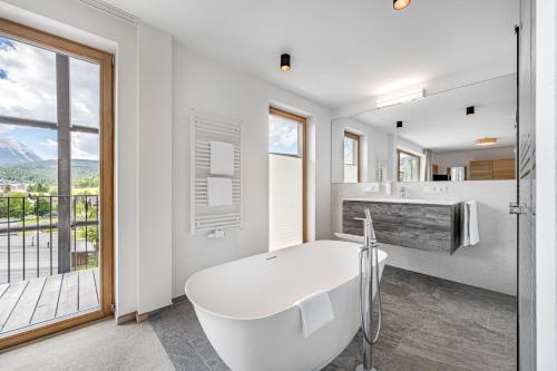 2 bedrooms, 3 beds