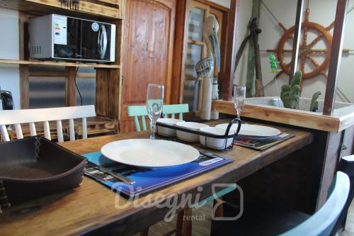 Disegni 11-12, Habitacion Baño Privado con Cocina, Caldera, Cercano a Bahía (Disegni 11-12, Habitacion Bano Privado con Cocina, Caldera, Cercano a Bahia) in Caldera