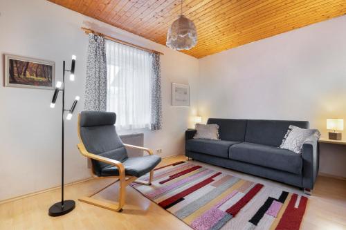cosy 2 room apartment sleep 4 private parking