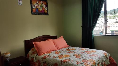 Hostal Los Lirios in โลคา