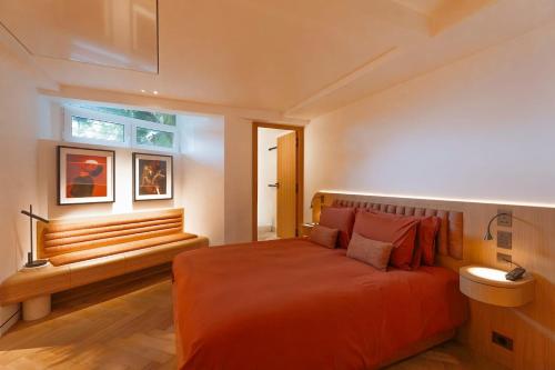 2 bedrooms, 3 beds