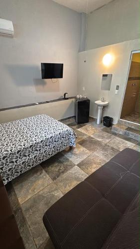 Habitacion DOBLE ZONA CUMBRES PB2 in San Bernabe