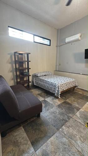 Habitacion DOBLE ZONA CUMBRES PB2 in San Bernabe