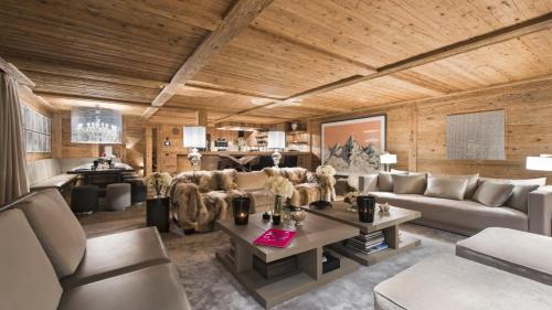 Luxury Chalet La Clusaz with Pool