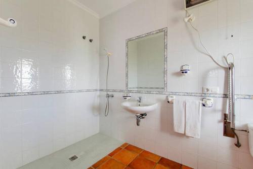 Superior Double Room image 3