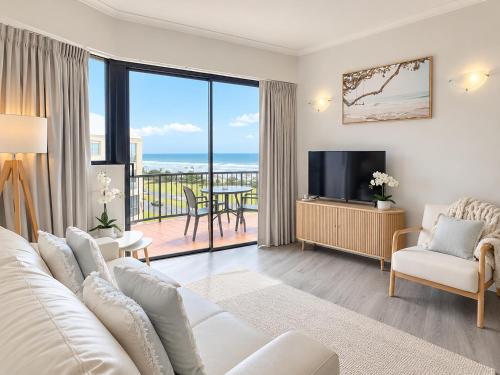 Ocean Views - Top floor - Sunshine Coast Ocean Views - Top floor - Sunshine Coast