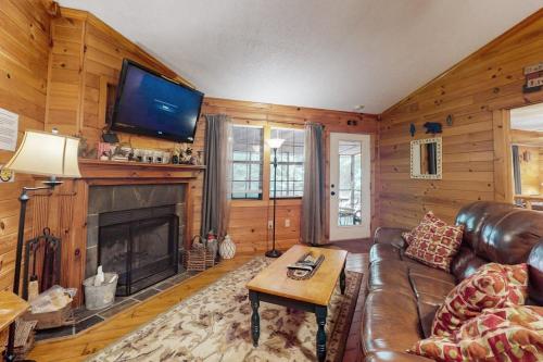 2 bedrooms, 3 beds