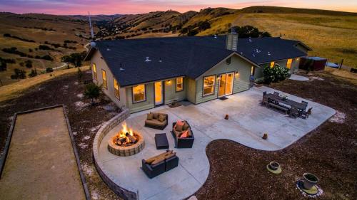 . Top of the Hill by AvantStay
