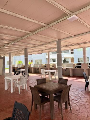 Karnak Ciudad Flamingo Apartment for 8 people in Chichiriviche