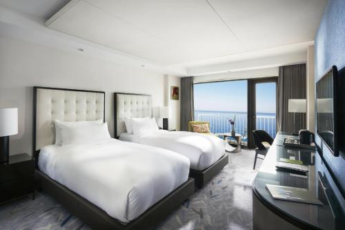 Main Building Executive Ocean View Twin Room with Terrace