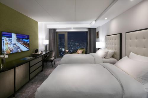 Main Building Executive City View Twin Room