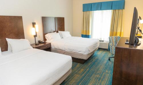 2 queen beds