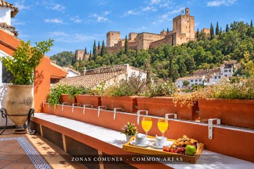 ADANAR Muralla Zirí Centro Premium, Granada