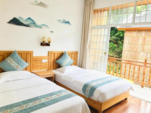 2 double beds
