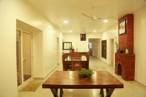 Konyha, Thondiyar Estate Bungalow by LexStays in Periyar