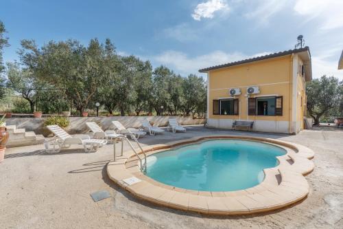 Villa Rosa Con Piscina