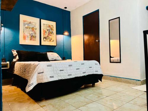 . Hotel 305